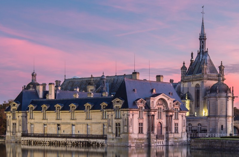 visiter-ville-proche-de-paris-chantilly-ville-royale-monuments-chateau-france
