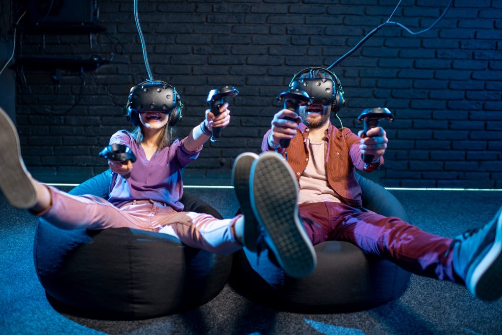 Enterrement-de-vie-de-garçon-6-activités-drôles-à-faire-entre-amis-réalité-virtuelle-1024x683