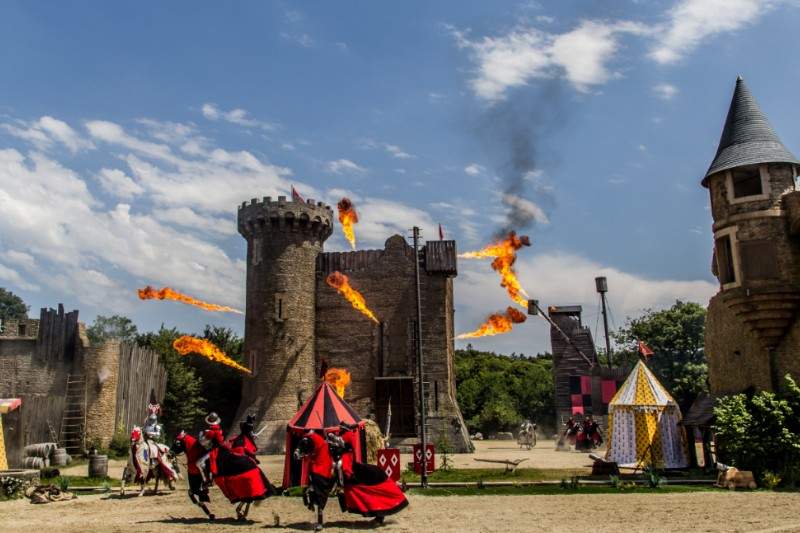 billets pour un séjour en famille au puy du fou en famille, animation du parc