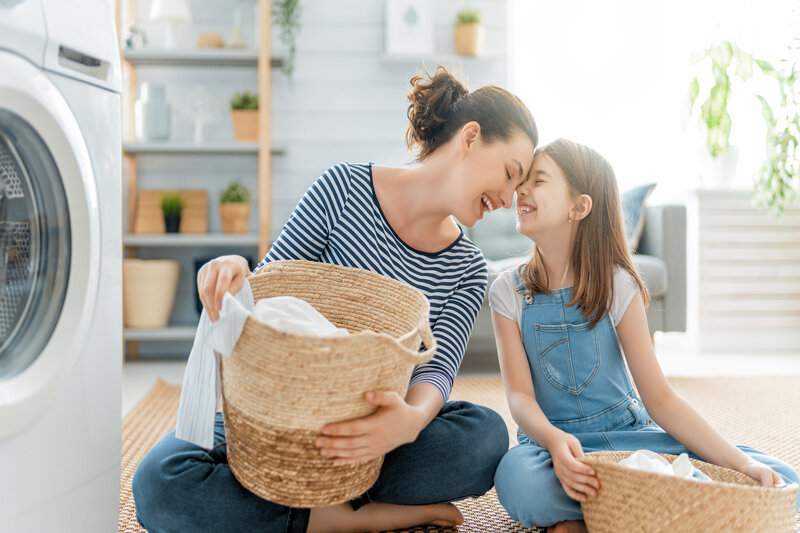 idee-cadeau-fete-des-meres-aider