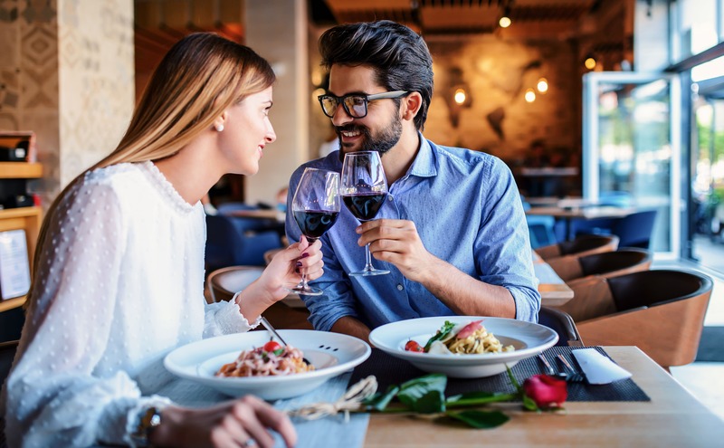Idée cadeau pour couple, un repas au bistrot