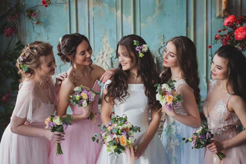 Demoiselles d&rsquo;honneur : les meilleurs cadeaux pour un mariage en 2022.