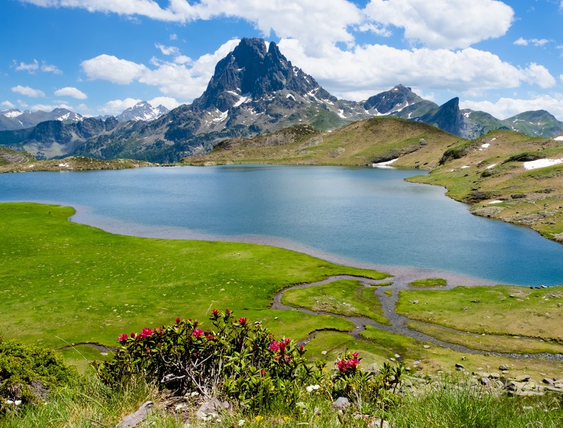 Beau lac le Gentau dans les Pyrénées-Atlantiques pour se balader et passer des vacances 2022