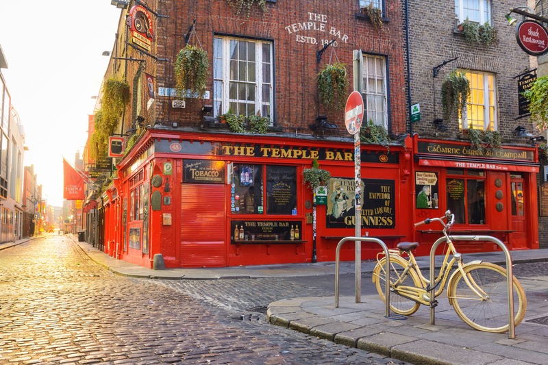 image d'une devanture d'un bar en Irlande à Dublin, une destination en Europe