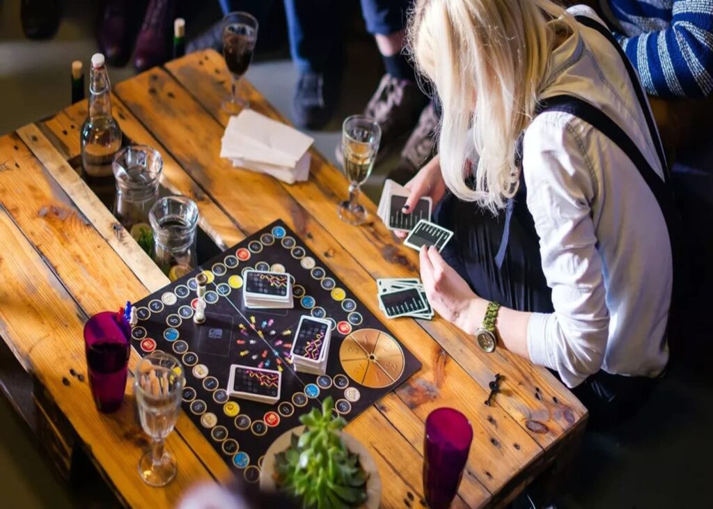 10-activites-insolites-incontournables-paris-bar-jeux-de-societe