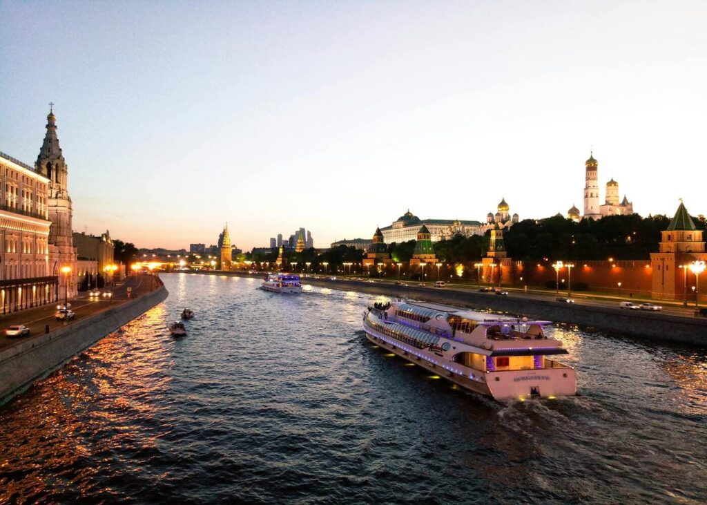 idees-cadeaux-fete-des-peres-diner-croisiere
