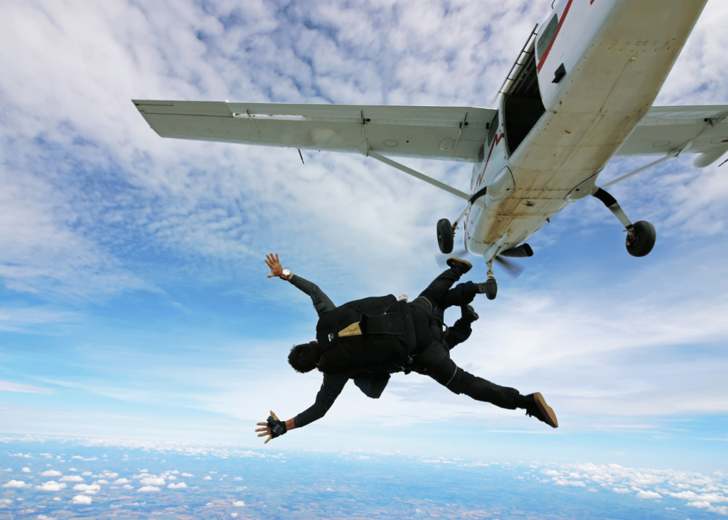 idees-originales-pour-un-enterrement-de-vie-de-garcon-saut-en-parachute
