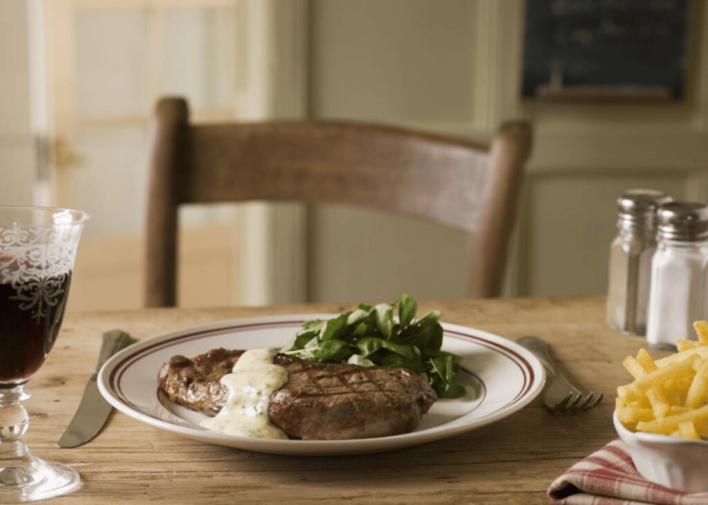 specialites-parisiennes-a-gouter-entrecote-frites