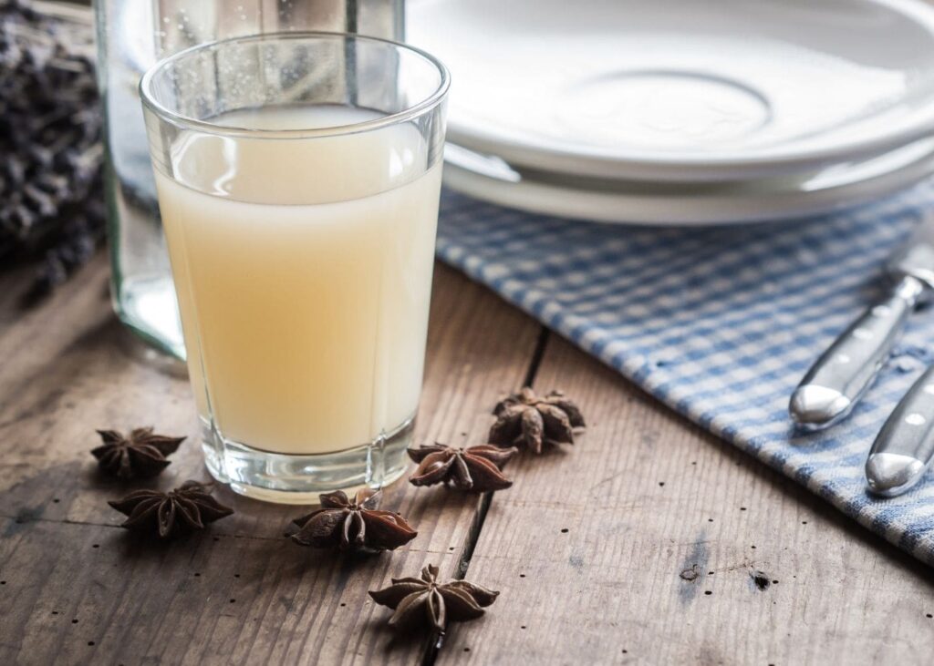 top-specialites-culinaires-marseillaises-pastis