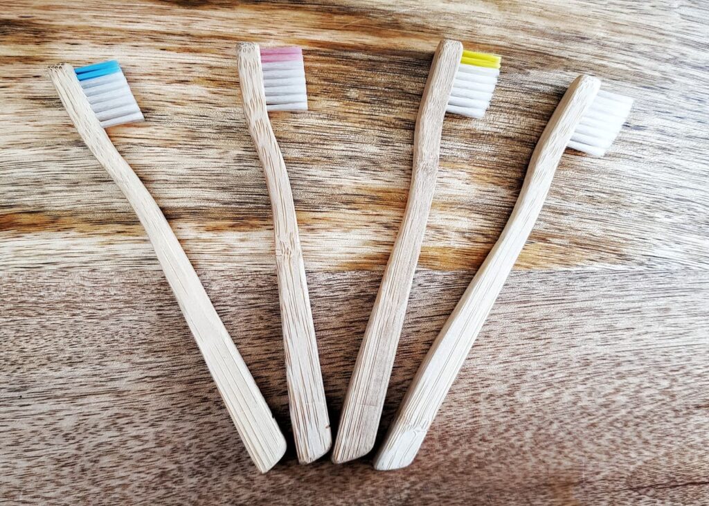 cadeau-de-fete-des-peres-eco-responsables-brosse-a-dents-bambou
