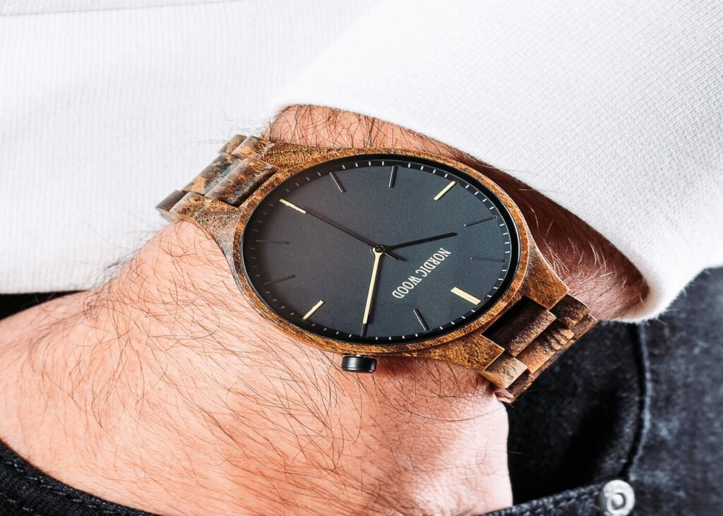 cadeau-de-fete-des-peres-eco-responsables-montre-en-bois