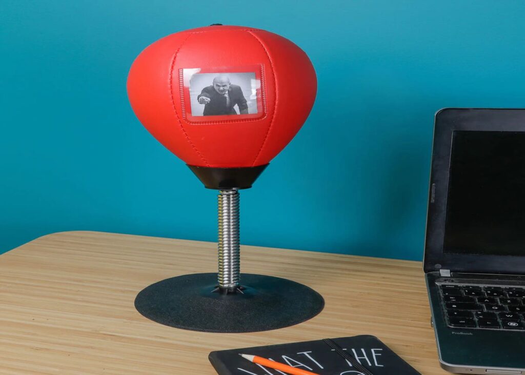 cadeau-drole-fete-des-peres-punching-ball-bureau