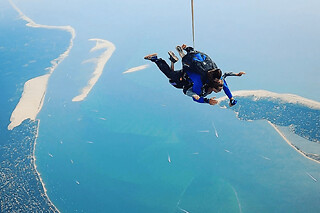 Saut en Parachute au-dessus du Bassin d'Arcachon - Saut en tandem à Arcachon