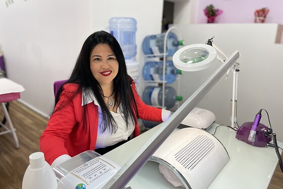 JENIFFER'S HANDS - photo 0