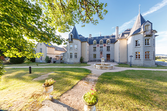 Séjour pour 2 au Château d'Orfeuillette**** à Albaret-Sainte-Marie (48)