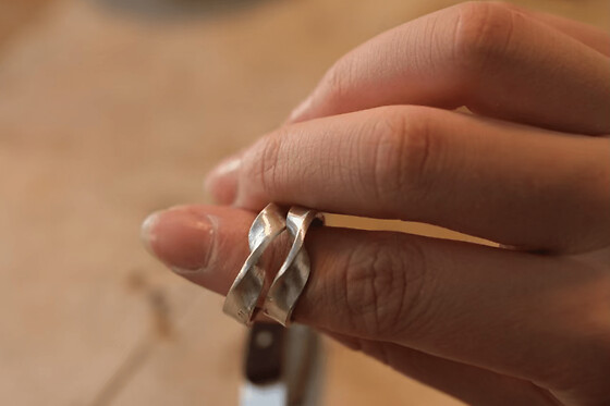 Atelier décoration de bijoux en argent à Paris 12ème - Atelier création de bracelet
