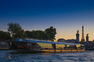 Dîner croisière sur les Bateaux-Mouches à Paris - Menu Excellence