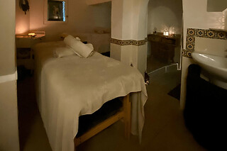 Massages aux huiles précieuses orientales à Marseille (13) - Massage solo - 45min - disponible le lundi, mercredi et jeudi