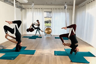 Yoga aérien spécial femme enceinte à Firminy (42)