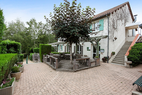 Séjour gourmand en roulotte pour 2 à l'Auberge La Tomette, The Originals Relais*** à Vitrac (15)