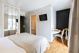 Hotel The Originals Le Manoir du Lys