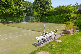 Hotel The Originals Le Manoir du Lys