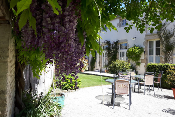 Séjour à 2 à l'Hôtel du Donjon à Aulnay-de-Saintonge (17)