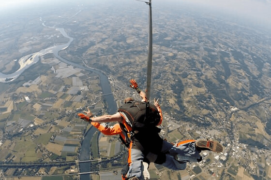 Saut en Parachute en tandem proche d'Agen