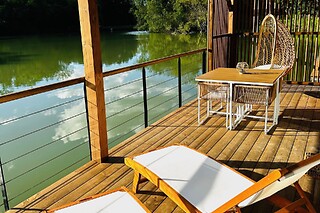 Séjour pour deux dans un écolodge flottant au Domaine de Neuville à Sainte-Gemme (51)