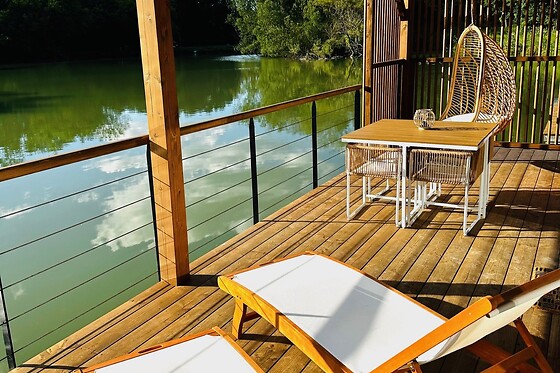 Séjour pour deux dans un écolodge flottant au Domaine de Neuville à Sainte-Gemme (51)