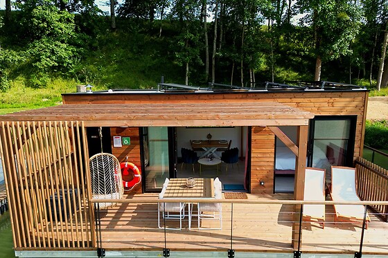 Séjour pour deux dans un écolodge flottant au Domaine de Neuville à Sainte-Gemme (51)