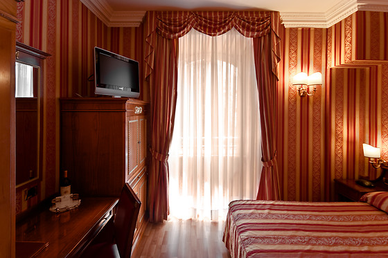 Gambrinus Hotel - photo 4