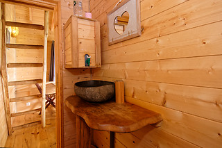 Un séjour en duo aux Cabanes des Benauges à Arbis (33)