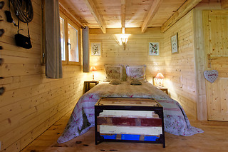Un séjour en duo aux Cabanes des Benauges à Arbis (33)