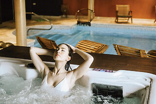 Un accès au spa privatif et un massage du corps californien en duo au SPA Célinie à Warcq (08)
