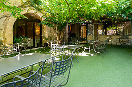 Hostellerie Le Castellas