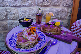 Wonderland Brunchy Louvre