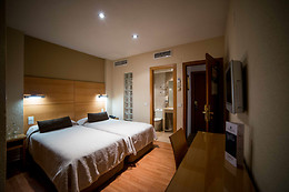 HOTEL SERRANO