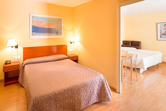 APARTHOTEL BERTRAN - photo 4