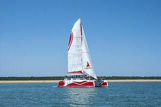 Balade en catamaran - Inter Iles Catamarans - La Rochelle (17)