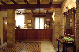 HOTEL ADHOC MONUMENTAL