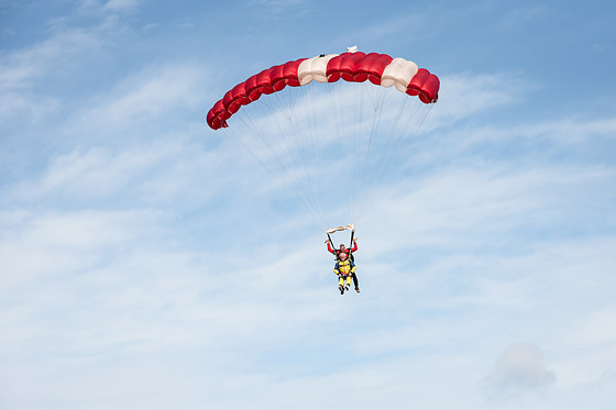 Saut en parachute et activités extrêmes