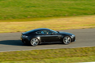 Découverte Aston Martin V8 Vantage (8 tours) sur le Circuit de Chambley (54)