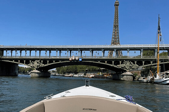 Balade en bateau privé sur la Seine depuis Paris 16ème