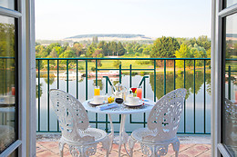 Relais & Châteaux La Cote Saint Jacques & Spa