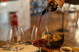 SEIS WINE BAR - GARRAFEIRA & PETISCOS
