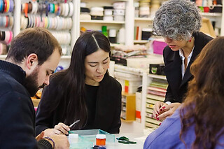 Atelier création d'une broche en plumes à Paris 5ème