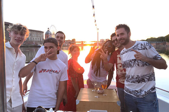 Funbooker - photo 1
