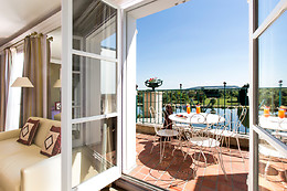 Relais & Châteaux La Cote Saint Jacques & Spa