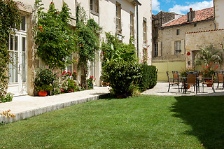 Séjour à 2 à l'Hôtel du Donjon à Aulnay-de-Saintonge (17)